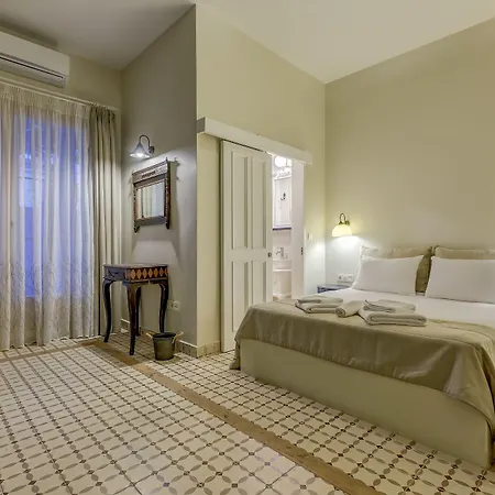 Vespera 2* אלאקאטי